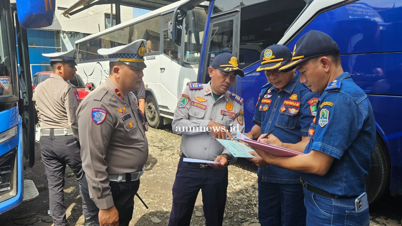 Tekan Kejadian Laka Lantas Libur Panjang, Satlantas Polres Majalengka Lakukan Ramp Chek Bus