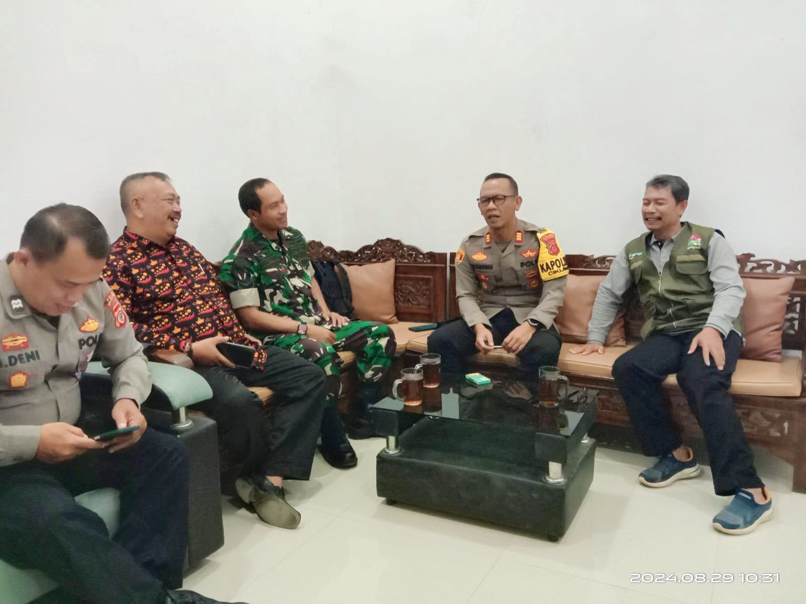 Kapolsek Cikijing Gelar Cooling System Jelang Pilkada 2024 di Desa Sindang