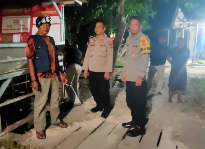 Jajaran Polsek Gabuswetan Melakukan Kontrol Pos Kamling