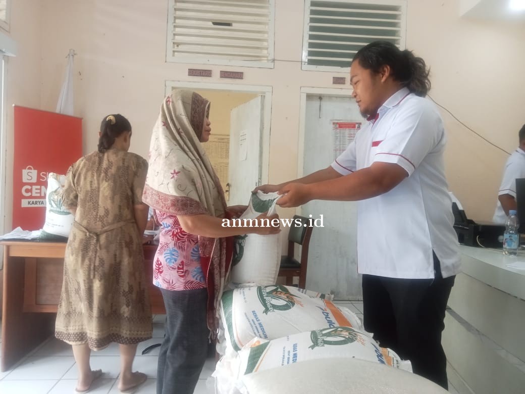 Pemdes Nunuk Salurkan Bantuan Pangan kepada 1104 Warga