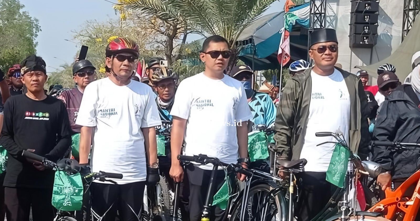Dandim 0616 Indramayu hadiri HSN dengan kendaraan sepeda Tua (Gowes Ontel)