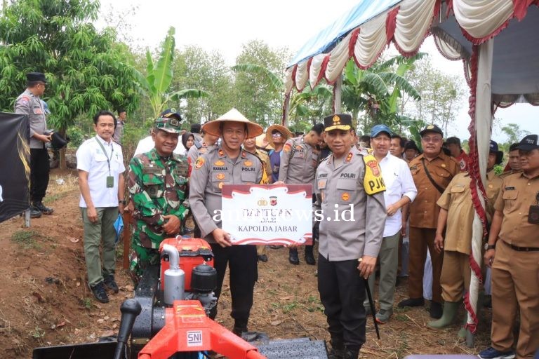 Dukung Ketahanan Pangan, Kapolda Jawa Barat Kunjungi Lahan Pertanian di Indramayu