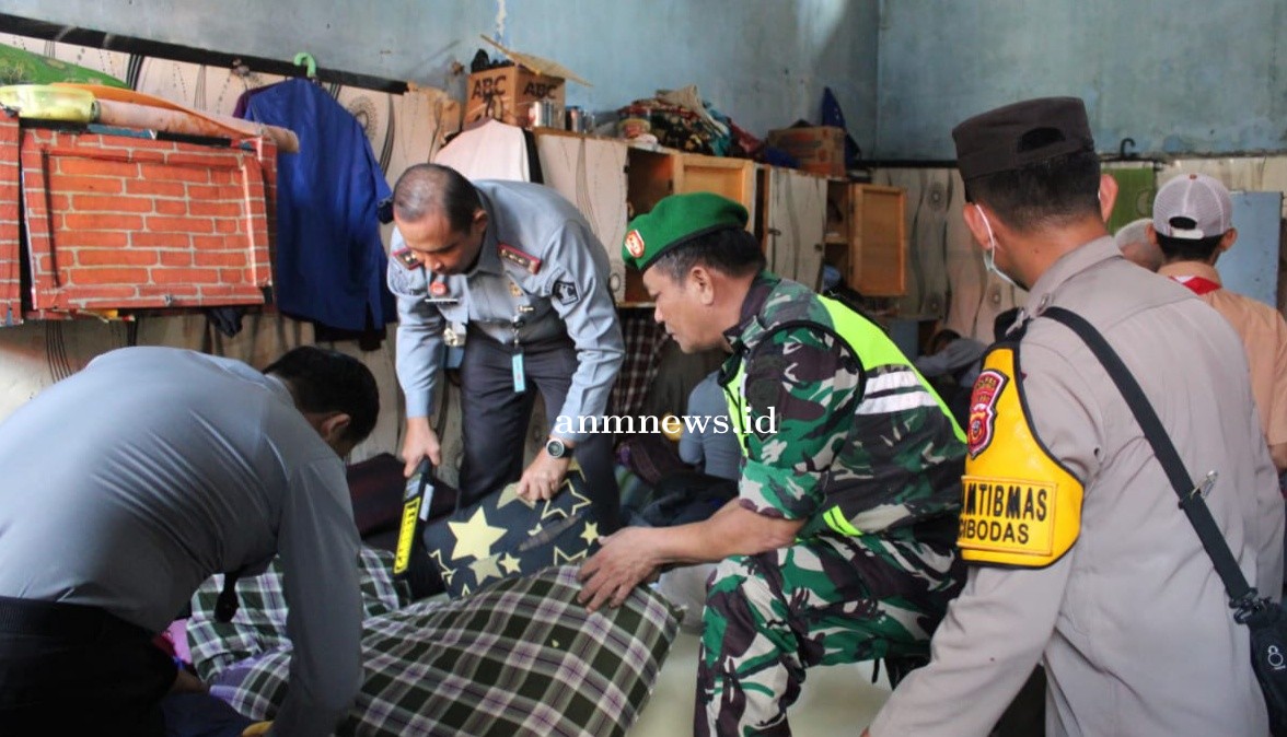 Kolaborasi TNI-Polri Lakukan Sidak Berantas HALINAR di Lapas Kelas IIB Majalengka