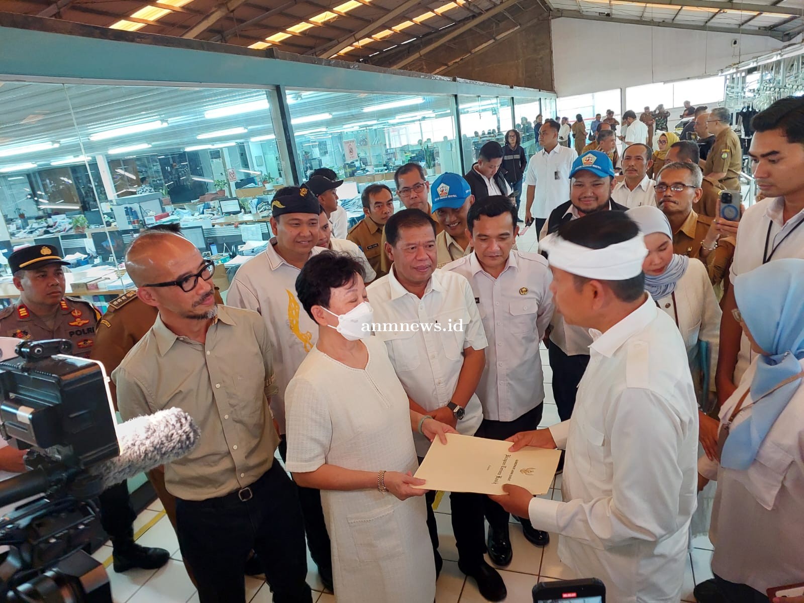 Gubernur Jabar Berikan Apresiasi Penghargaan Ke PT.Leetex Garmen Indonesia Majalengka,