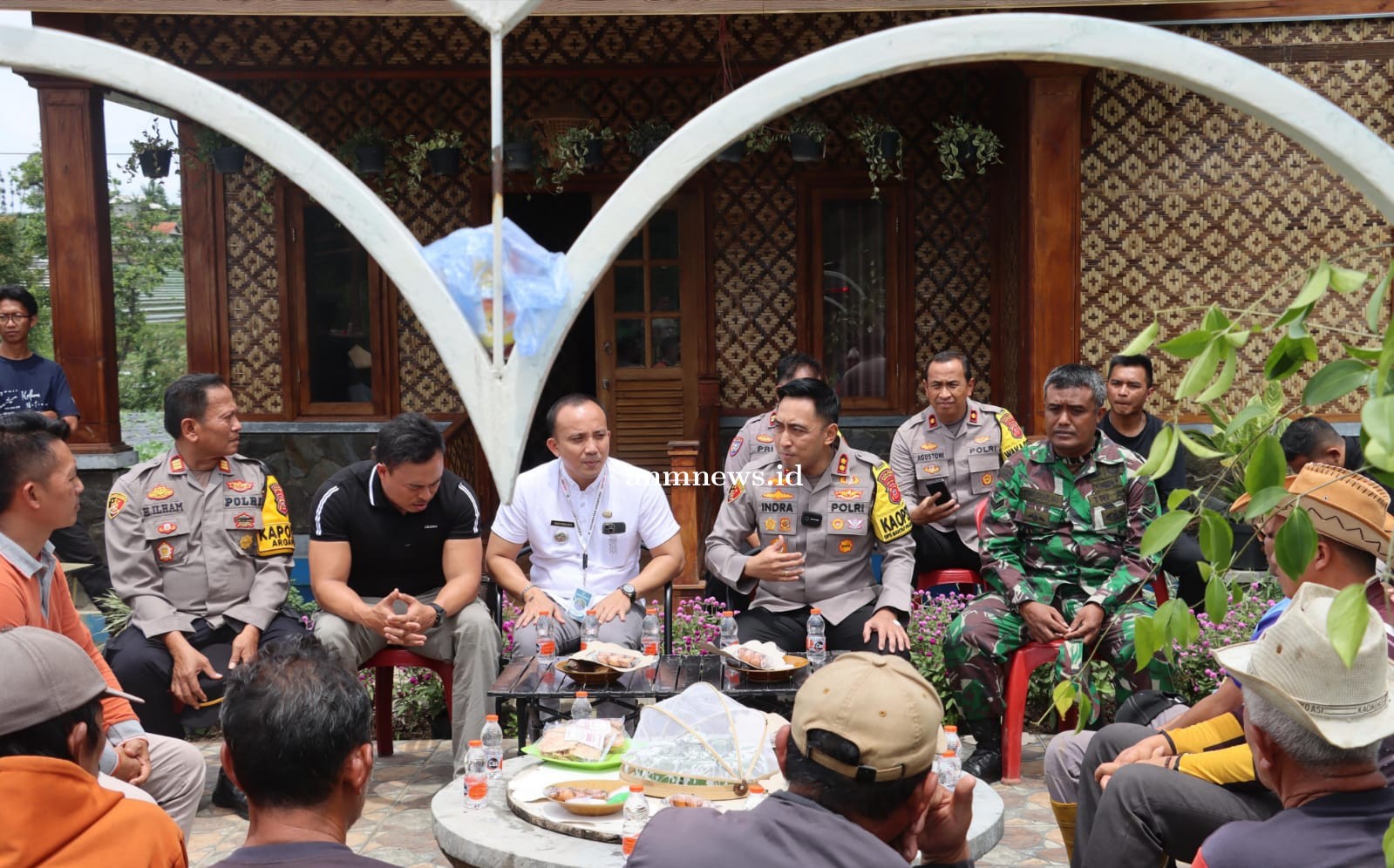 Kapolres Majalengka Cek Desa Percontohan Pekarangan Pangan Bergizi di Desa Argamukti