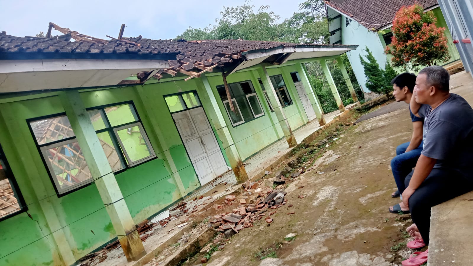 Kelas_Ambruk.jpg