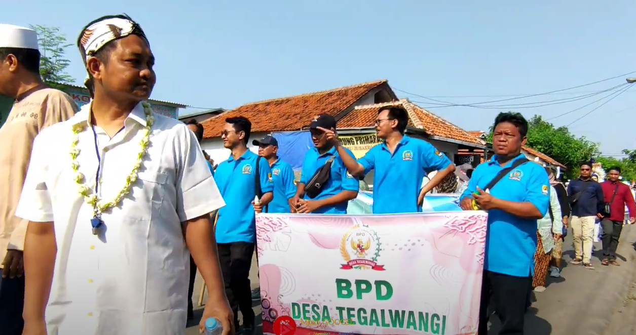 Menjaga Nilai Tradisi, Pemdes dan BPD Desa Tegalwangi Berpartisipasi dalam Karnaval Sunatan Masal