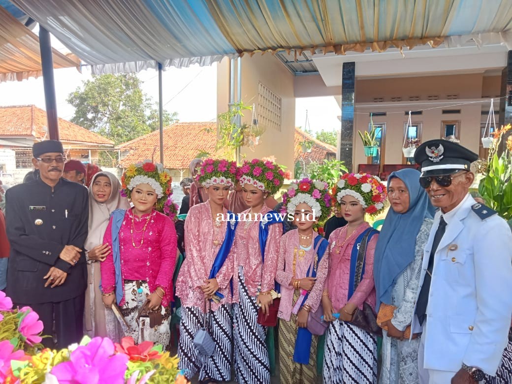 Pesta Adat Ngarot Desa Tamansari Para Pedagang Banjir Rezeki
