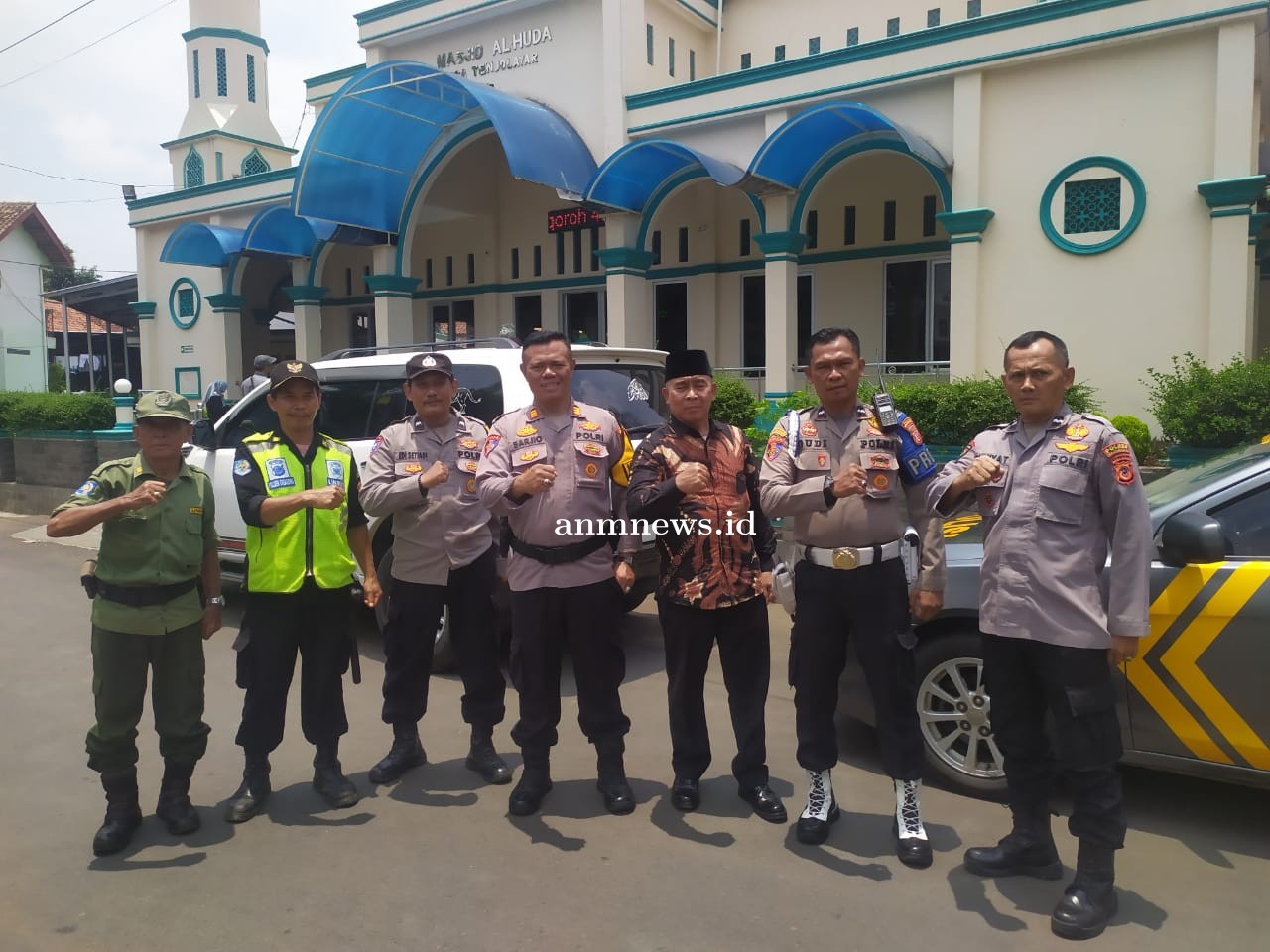 Polsek Cigasong Patroli dan Penyekatan Dalam Rangka Pelantikan Presiden dan Wakil Presiden Terpilih