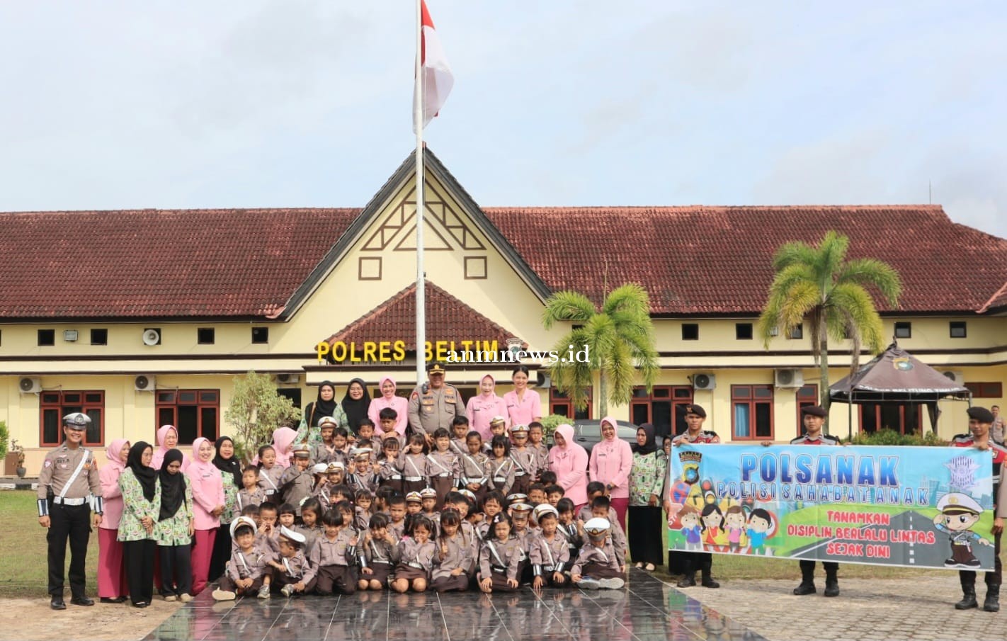 Puluhan Anak-Anak TK Bhayangkari Kunjungi Polres Beltim