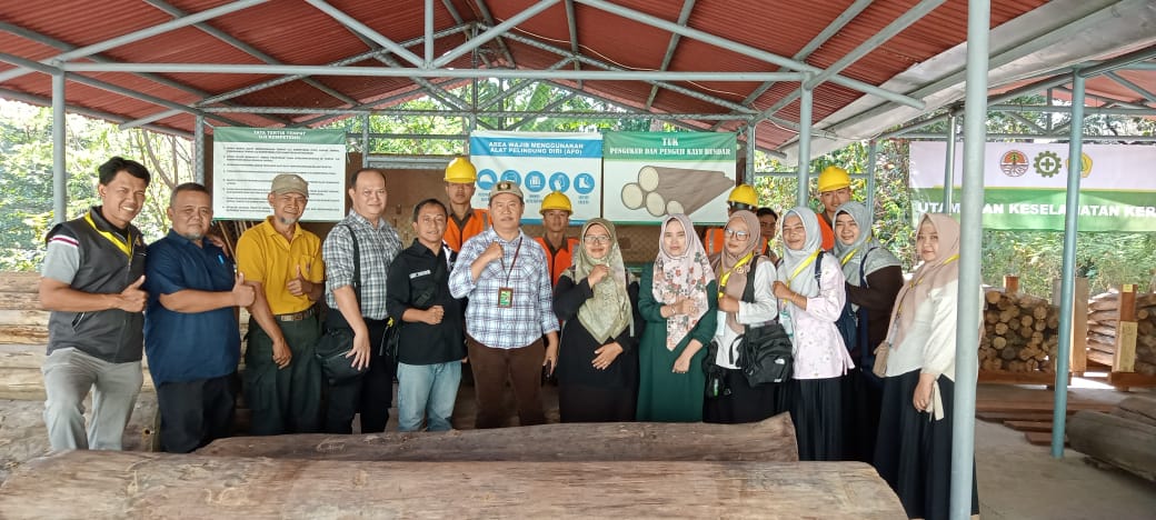 Peserta Workshop Lakukan Kunjungan ke Tempat Uji Kompetensi Pemanfaatan Hasil Hutan