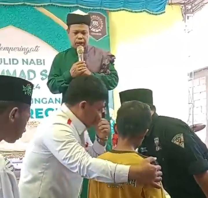Menyapa Anak Yatim, Kang Koko Tidak dapat Menyembunyikan Kesedihanya