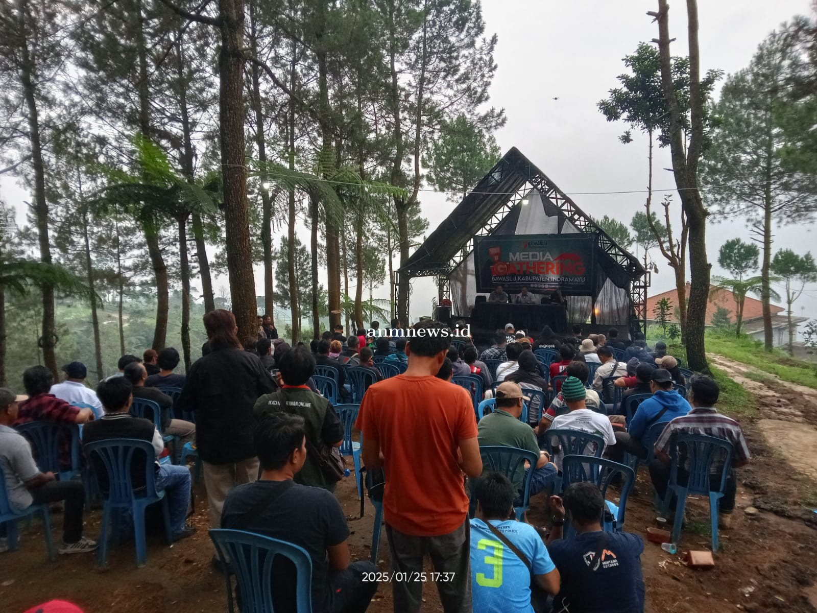 Gelar Media Gathering di Kuningan, Bawaslu Kab. Indramayu Bahas Publikas Pilkada Serentak