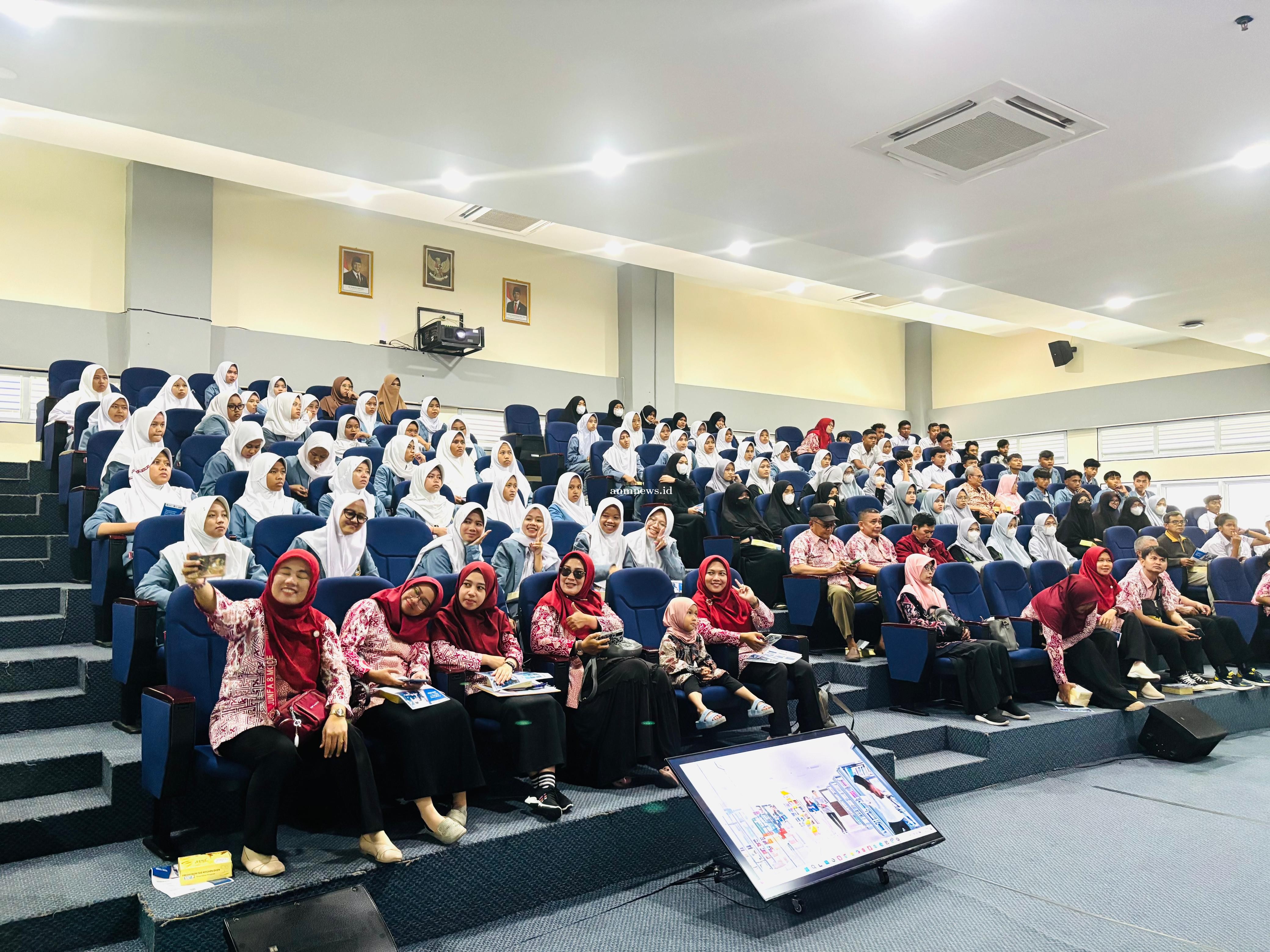 Politeknik Negeri Indramayu di Kunjungi SMK Keramat Dukupuntang