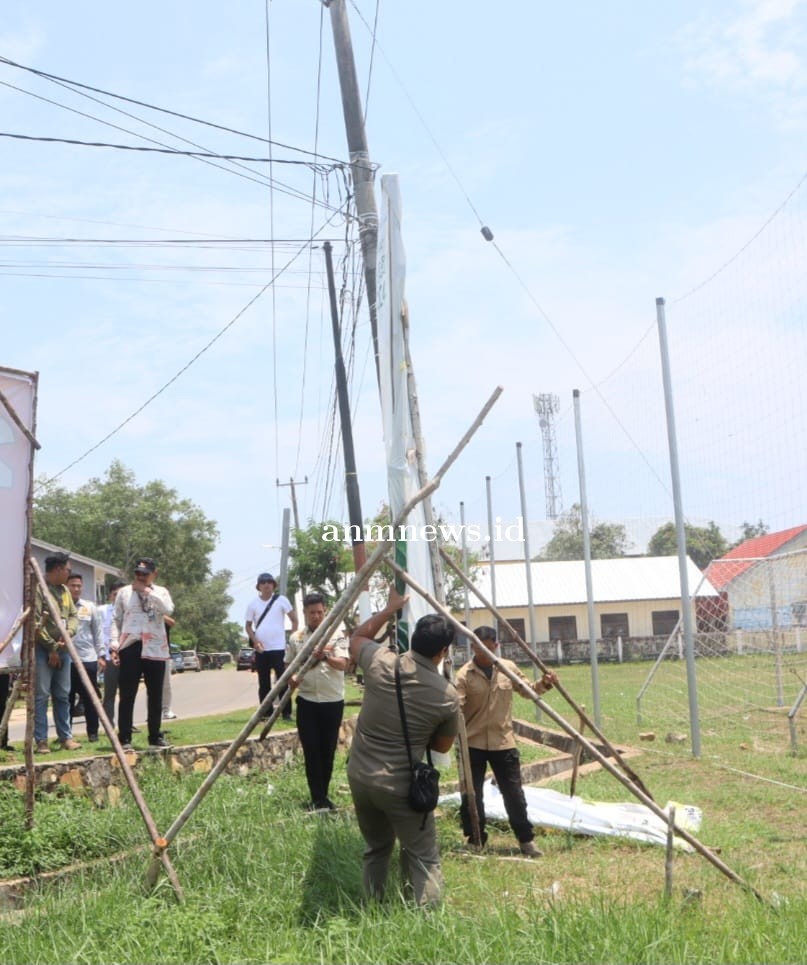 Bawaslu Beltim Tertibkan Alat Peraga Kampanye di Beltim